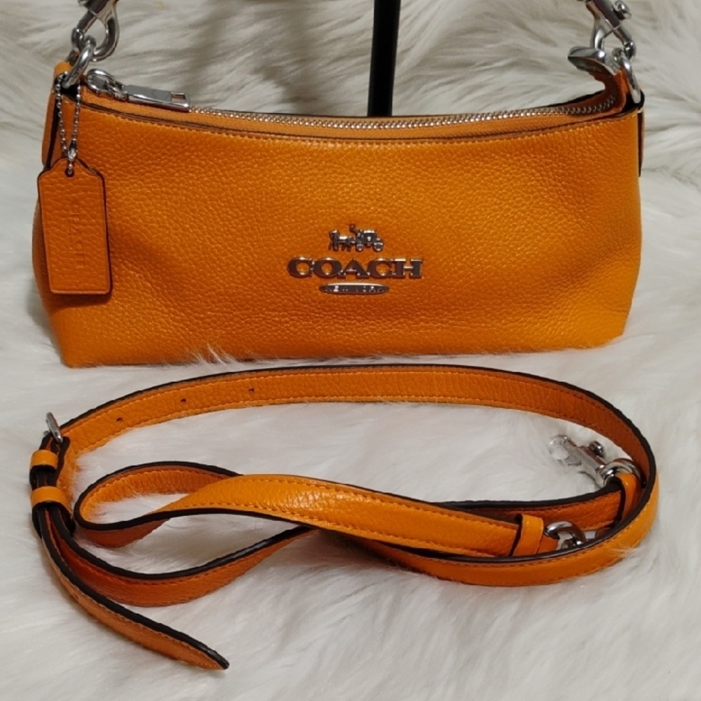 SALE! NWOT Authentic Coach Charlotte Shoulder/Crossbody Bag - Picture 2 of 16